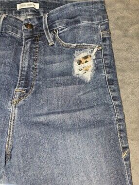 EUC - Good American- Leopard Interior Denim